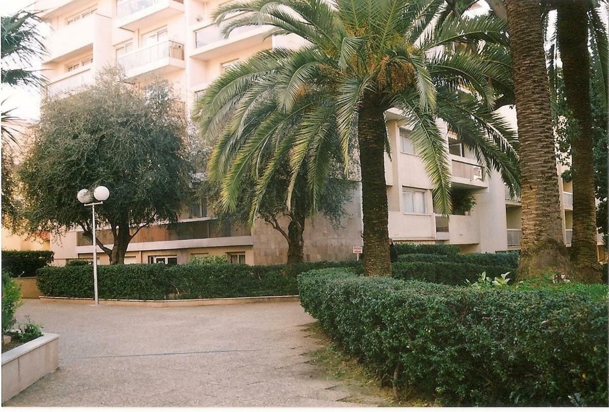 Residence Le Mediterranee Ментона Екстериор снимка
