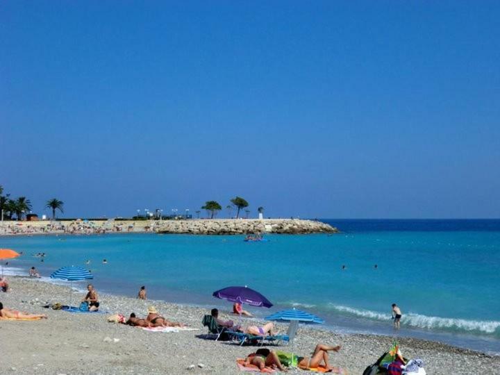 Residence Le Mediterranee Ментона Екстериор снимка